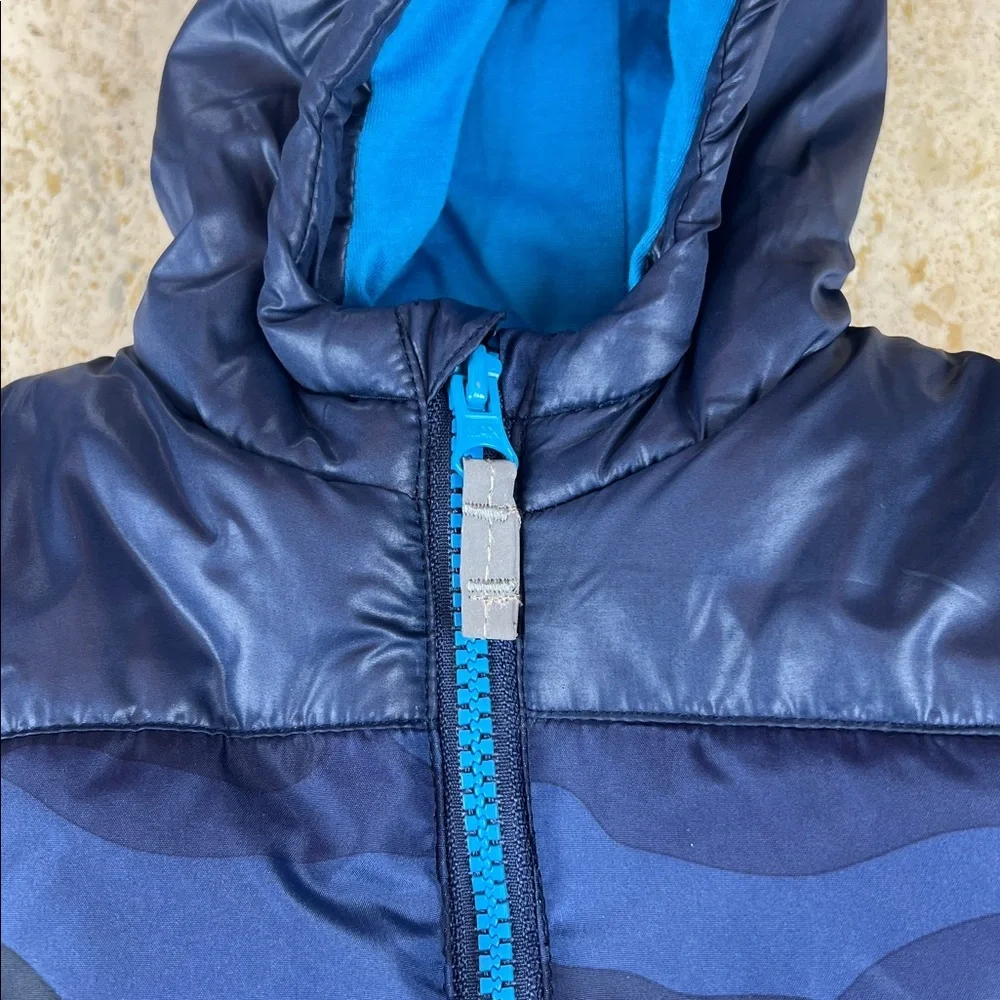 Carter’s baby snowsuit blue camo zip up size 6-9 months fold over hands / feet